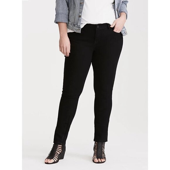 Torrid Curvy Skinny Black Dark Wash 16 - Picture 1 of 5